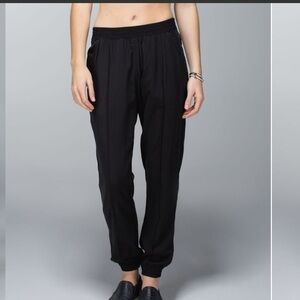 Lululemon Mat To Street Pant Black size 6